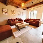 Maisons De Familles Quiet Family-friendly Vacation With A بيت للعطل Équilly